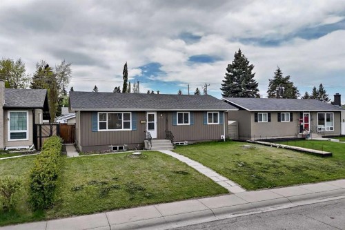 4607 Marwood Way Ne, Calgary, AB - Outdoor