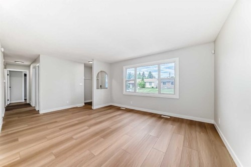 4607 Marwood Way Ne, Calgary, AB - Indoor Photo Showing Other Room