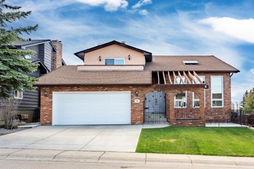 76 Beaconsfield Way Nw, Calgary, AB - Outdoor