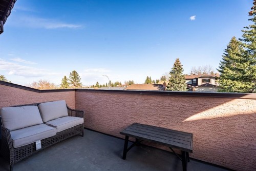 76 Beaconsfield Way Nw, Calgary, AB - Outdoor With Deck Patio Veranda