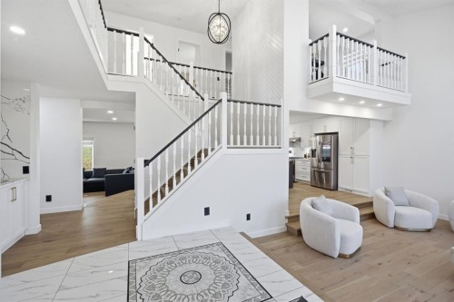 76 Beaconsfield Way Nw, Calgary, AB - Indoor Photo Showing Other Room
