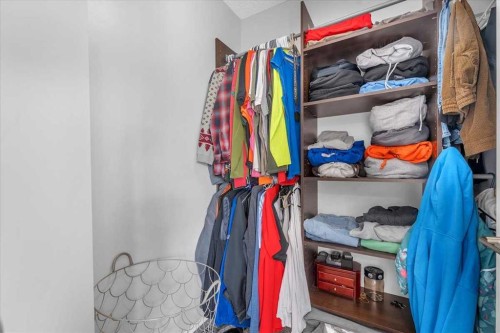 38 Tuscany Valley Heights Nw, Calgary, AB - Indoor With Storage