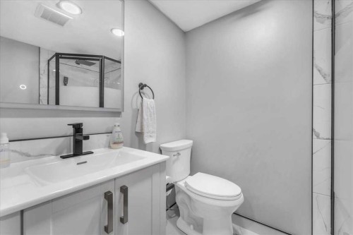 38 Tuscany Valley Heights Nw, Calgary, AB - Indoor Photo Showing Bathroom
