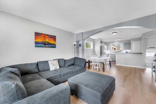 38 Tuscany Valley Heights Nw, Calgary, AB - Indoor Photo Showing Living Room
