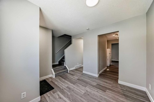 38-2727 Rundleson Road Ne, Calgary, AB - Indoor Photo Showing Other Room