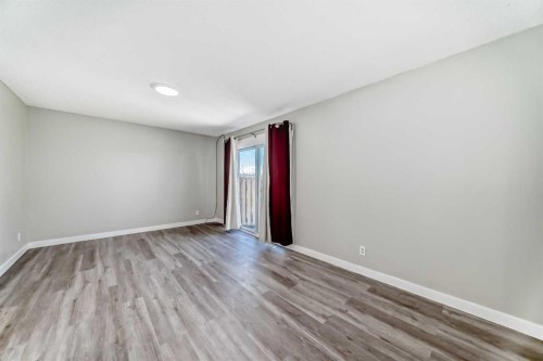 38-2727 Rundleson Road Ne, Calgary, AB - Indoor Photo Showing Other Room