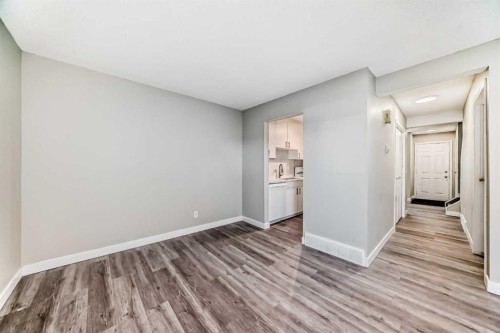 38-2727 Rundleson Road Ne, Calgary, AB - Indoor Photo Showing Other Room