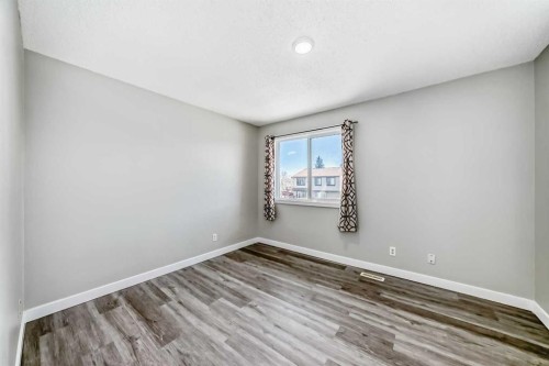 38-2727 Rundleson Road Ne, Calgary, AB - Indoor Photo Showing Other Room