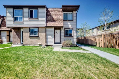 38-2727 Rundleson Road Ne, Calgary, AB - Outdoor
