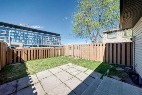 38-2727 Rundleson Road Ne, Calgary, AB - Outdoor