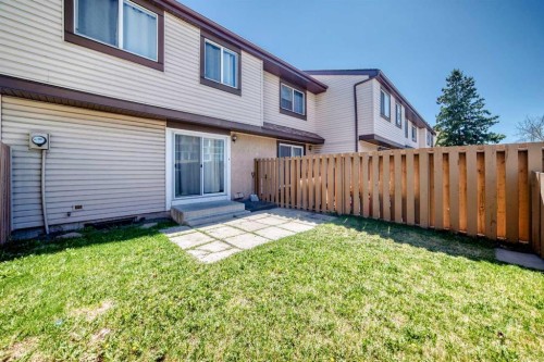 38-2727 Rundleson Road Ne, Calgary, AB - Outdoor With Exterior