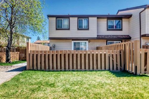 38-2727 Rundleson Road Ne, Calgary, AB - Outdoor