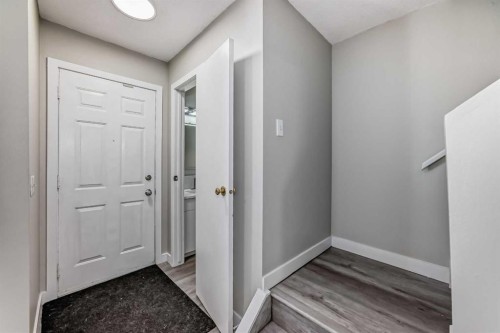 38-2727 Rundleson Road Ne, Calgary, AB - Indoor Photo Showing Other Room