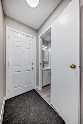 38-2727 Rundleson Road Ne, Calgary, AB - Indoor Photo Showing Other Room