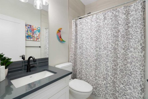 26 Bluerock Avenue Sw, Calgary, AB - Indoor Photo Showing Bathroom