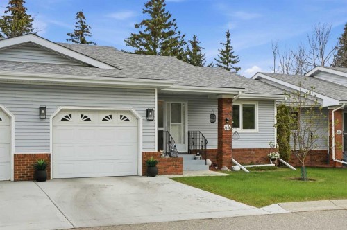 44 Vandoos Gardens Nw, Calgary, AB - Outdoor