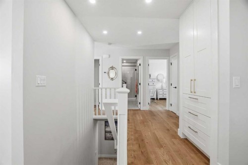 44 Vandoos Gardens Nw, Calgary, AB - Indoor Photo Showing Other Room