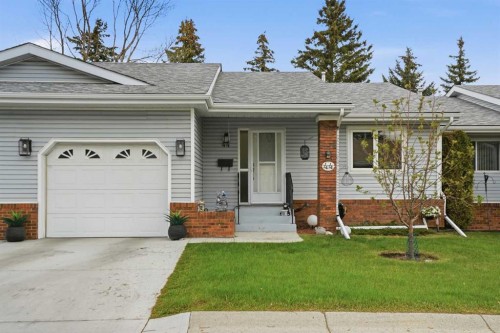 44 Vandoos Gardens Nw, Calgary, AB - Outdoor