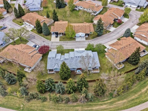 44 Vandoos Gardens Nw, Calgary, AB - Outdoor With View