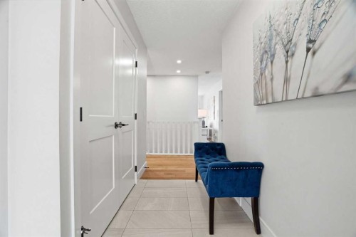 44 Vandoos Gardens Nw, Calgary, AB - Indoor Photo Showing Other Room