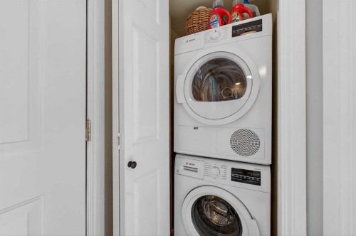 2275 Flanders Avenue Sw, Calgary, AB - Indoor Photo Showing Laundry Room