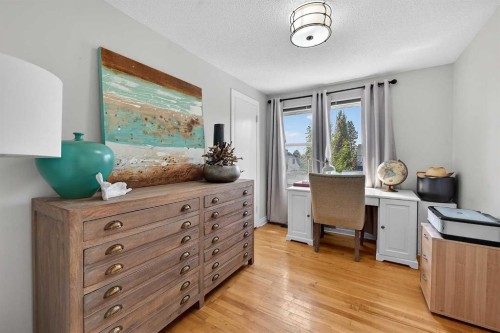 2275 Flanders Avenue Sw, Calgary, AB - Indoor Photo Showing Other Room