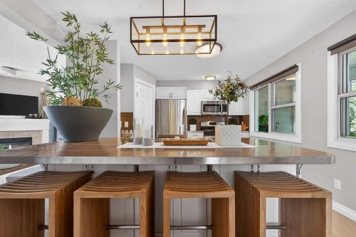 2275 Flanders Avenue Sw, Calgary, AB - Indoor