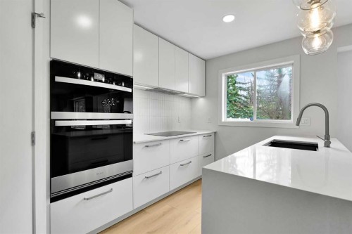 163 Citadel Park Nw, Calgary, AB - Indoor Photo Showing Kitchen With Upgraded Kitchen