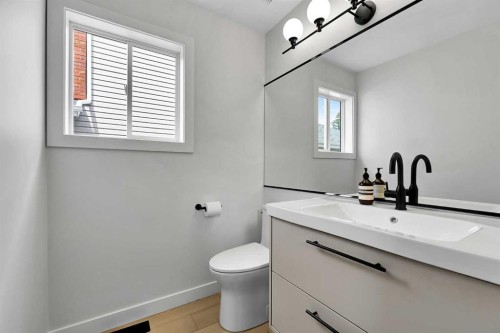 163 Citadel Park Nw, Calgary, AB - Indoor Photo Showing Bathroom