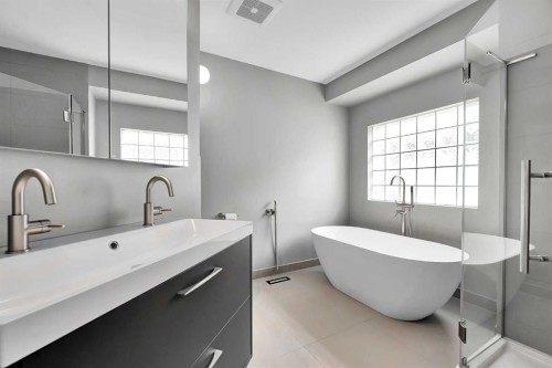 163 Citadel Park Nw, Calgary, AB - Indoor Photo Showing Bathroom