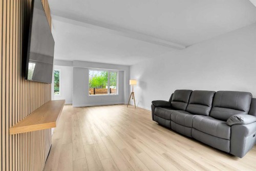 163 Citadel Park Nw, Calgary, AB - Indoor Photo Showing Living Room