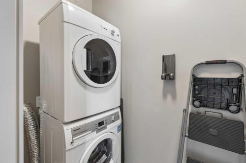 2401-220 12 Avenue Se, Calgary, AB - Indoor Photo Showing Laundry Room
