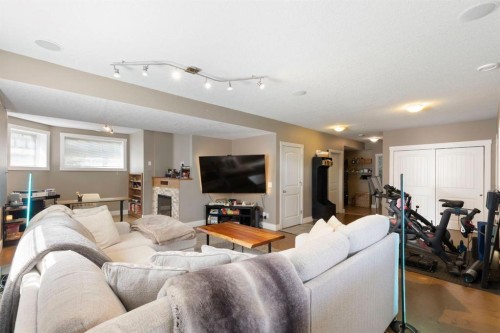 128 Hillcrest Cape, Strathmore, AB - Indoor Photo Showing Living Room