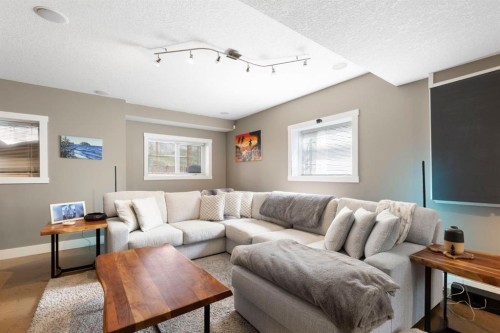 128 Hillcrest Cape, Strathmore, AB - Indoor Photo Showing Living Room