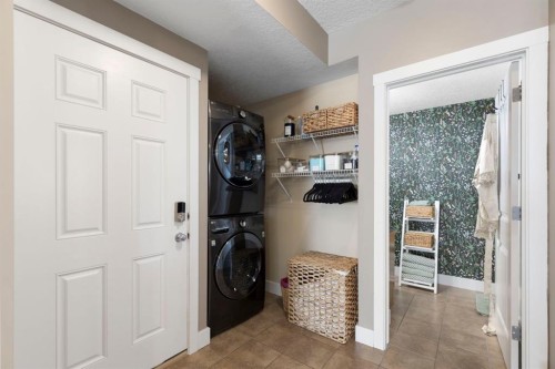 128 Hillcrest Cape, Strathmore, AB - Indoor Photo Showing Laundry Room