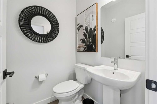 160 Precedence Hill, Cochrane, AB - Indoor Photo Showing Bathroom