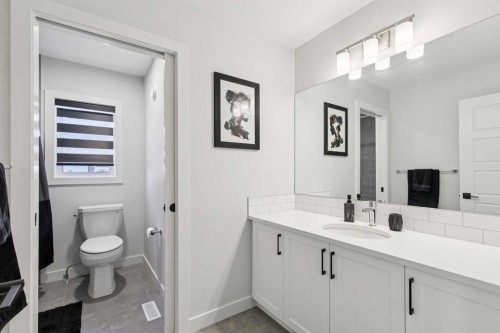 160 Precedence Hill, Cochrane, AB - Indoor Photo Showing Bathroom