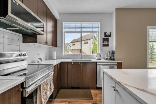 300 Copperstone Cove Se, Calgary, AB - Indoor Photo Showing Kitchen