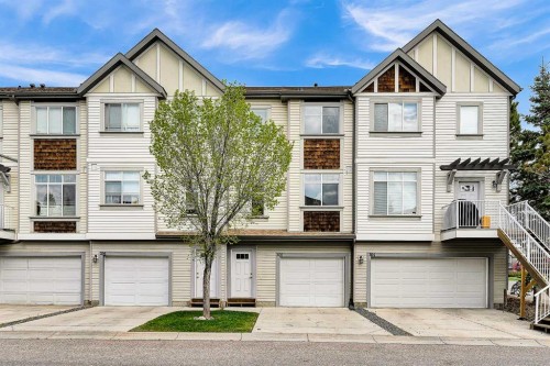 300 Copperstone Cove Se, Calgary, AB - Outdoor With Facade