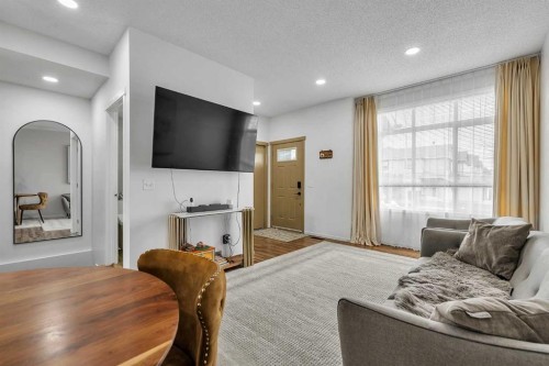 300 Copperstone Cove Se, Calgary, AB - Indoor