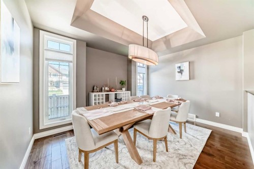 7 Westland Manor Sw, Calgary, AB - Indoor Photo Showing Dining Room