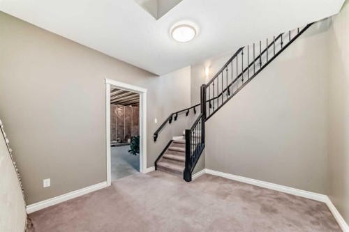 7 Westland Manor Sw, Calgary, AB - Indoor Photo Showing Other Room