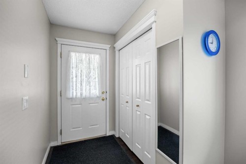 33 Country Hills Cove Nw, Calgary, AB - Indoor Photo Showing Other Room