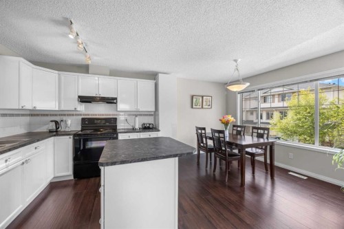 33 Country Hills Cove Nw, Calgary, AB - Indoor Photo Showing Kitchen