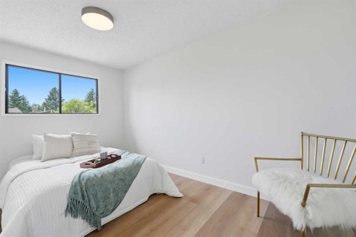 85 Cedarwood Hill Sw, Calgary, AB - Indoor Photo Showing Bedroom