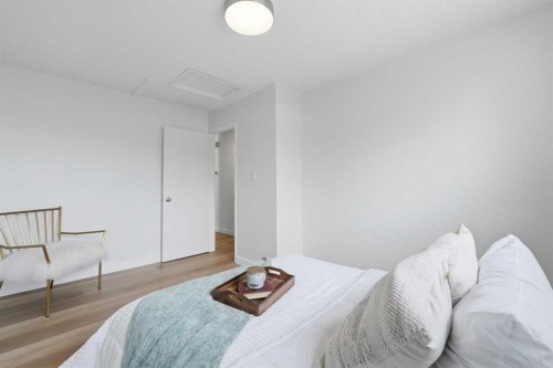 85 Cedarwood Hill Sw, Calgary, AB - Indoor Photo Showing Bedroom