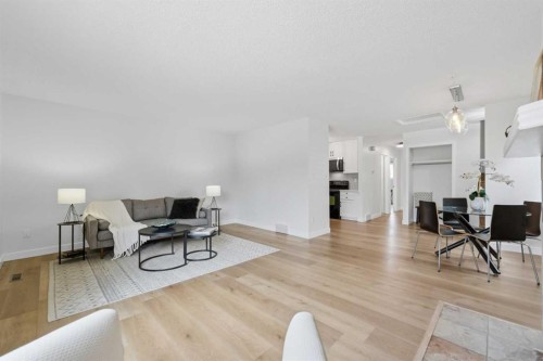 85 Cedarwood Hill Sw, Calgary, AB - Indoor Photo Showing Living Room