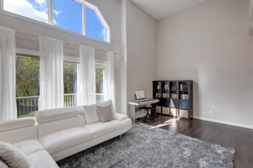 2301 Wentworth Villas Sw, Calgary, AB - Indoor Photo Showing Living Room