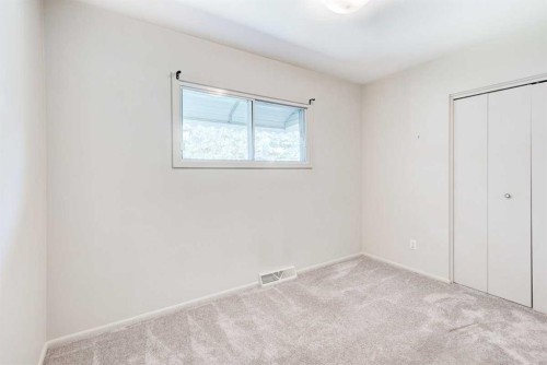 9728 Alberni Road Se, Calgary, AB - Indoor Photo Showing Other Room