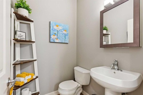 1-528 34 Street Nw, Calgary, AB - Indoor Photo Showing Bathroom